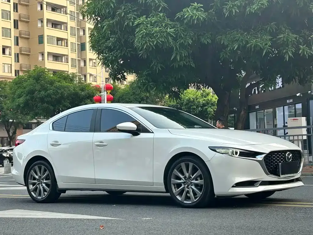 Mazda 3 Axela — фото 6