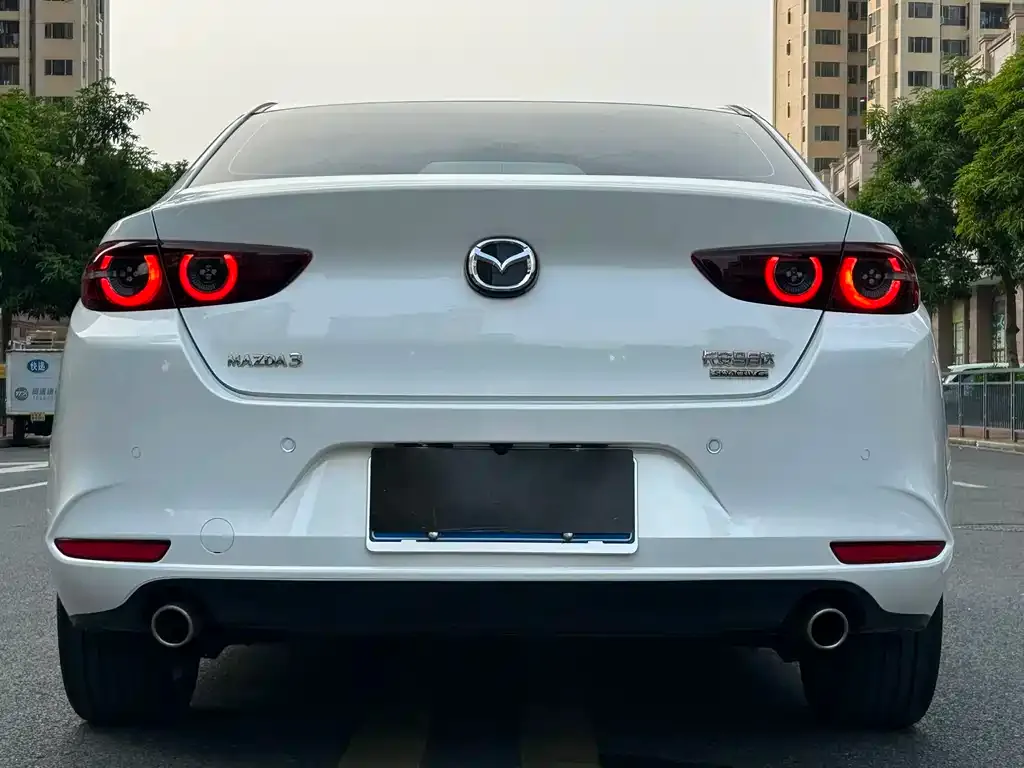 Mazda 3 Axela — фото 2