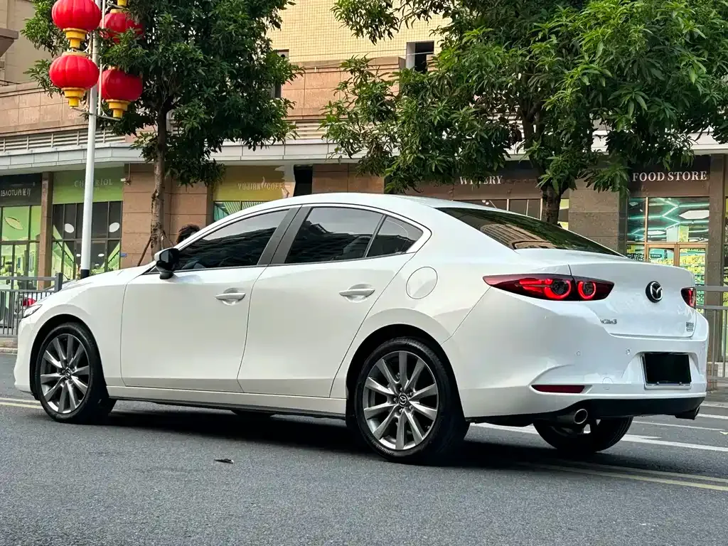 Mazda 3 Axela — фото 8
