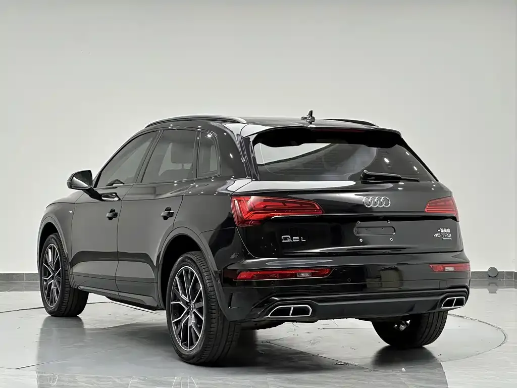 Audi Q5L — фото 7