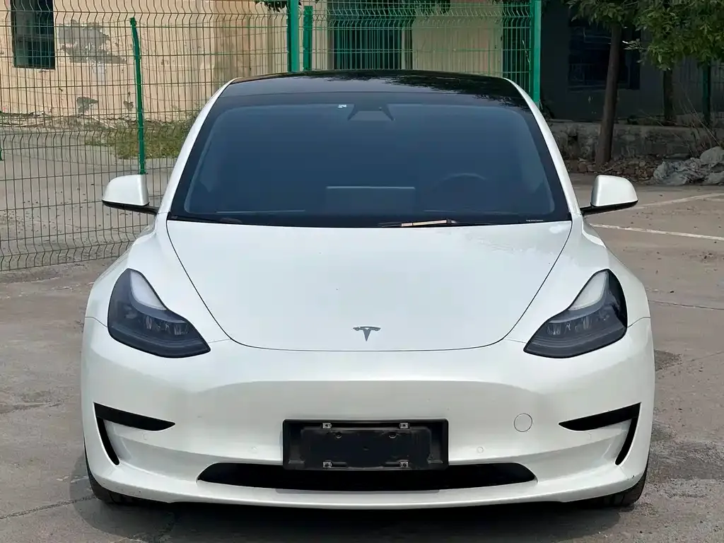 Tesla Model 3 — фото 5