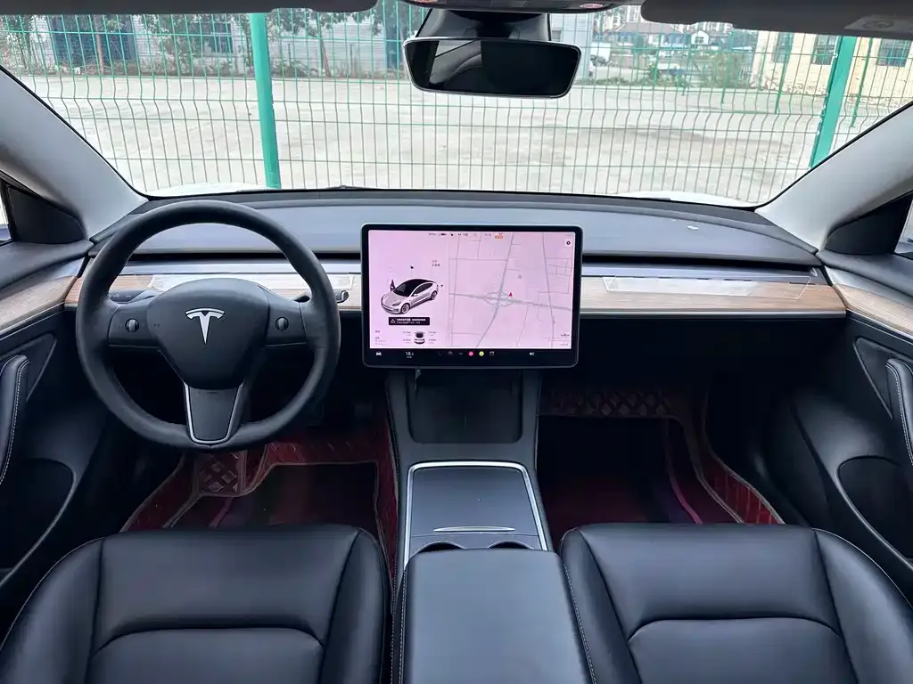 Tesla Model 3 — фото 3