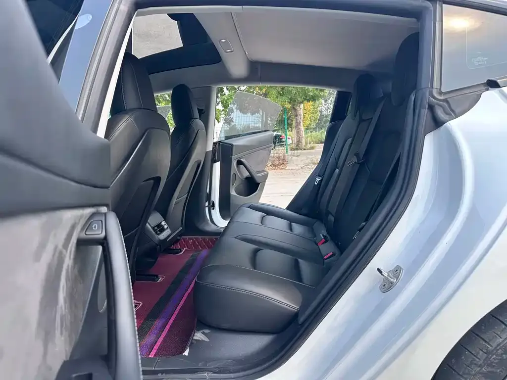 Tesla Model 3 — фото 4