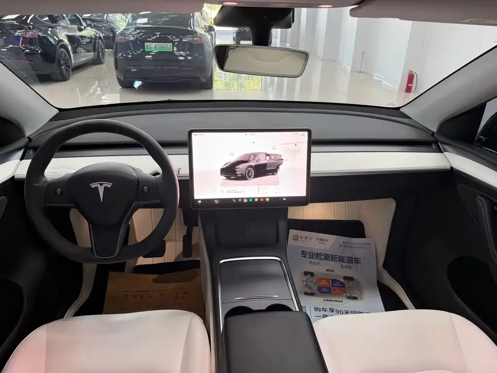Tesla Model Y — фото 4