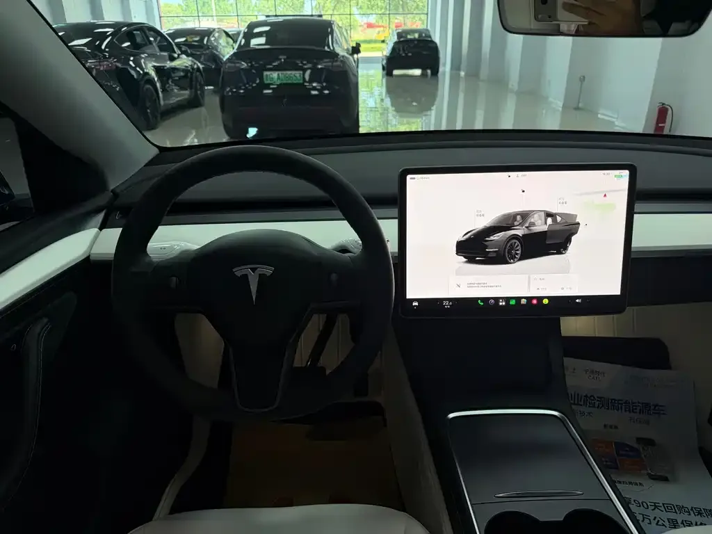Tesla Model Y — фото 6