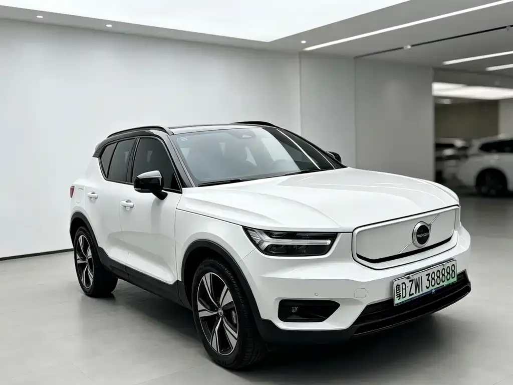 Volvo XC40 NEV — фото 6