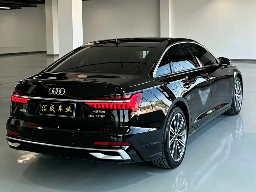 Audi A6L — фото 8