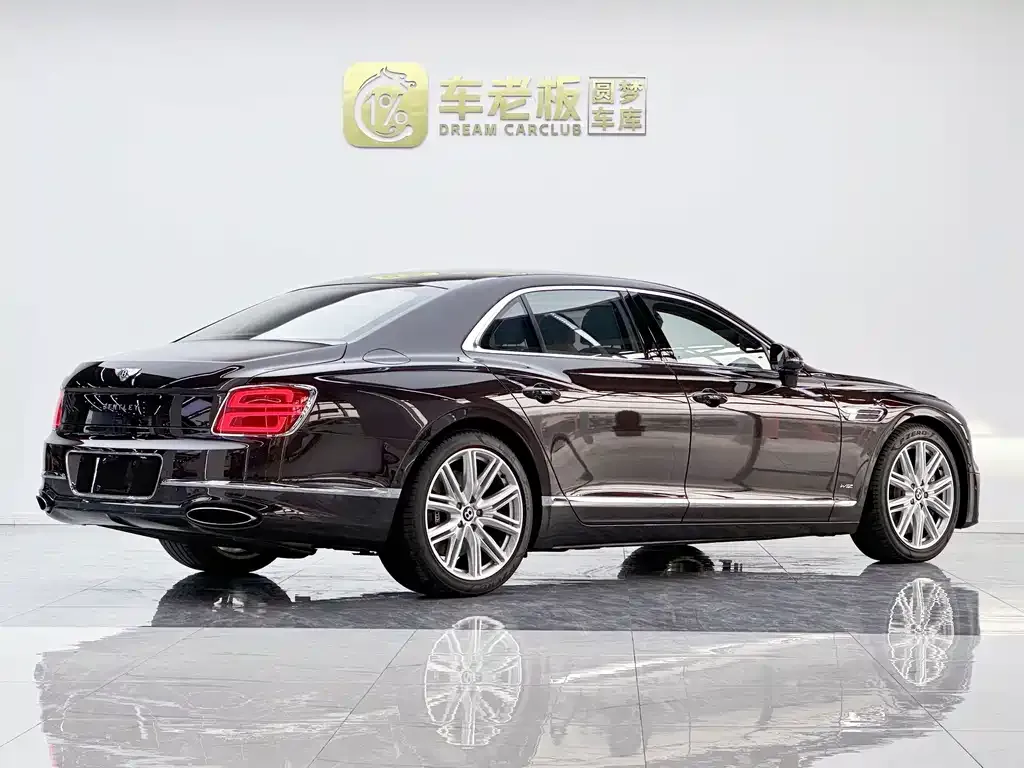 Bentley Flying Spur — фото 6