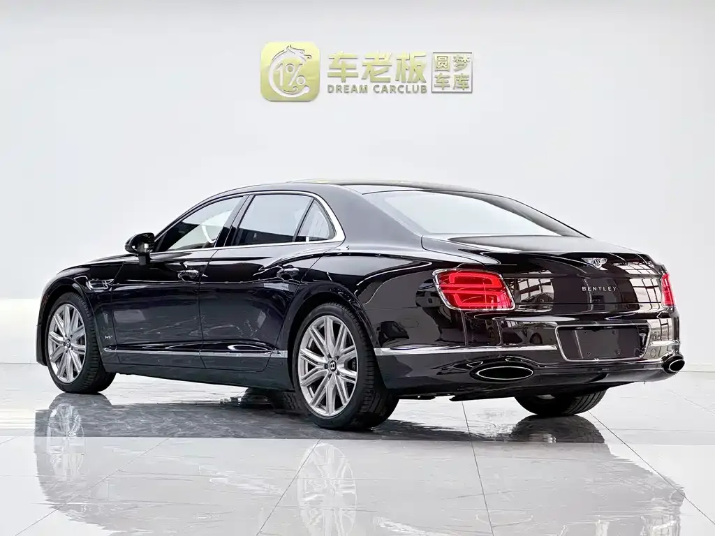 Bentley Flying Spur — фото 9