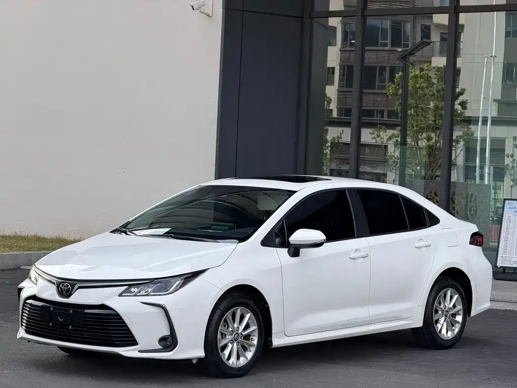 Toyota Corolla — фото 1