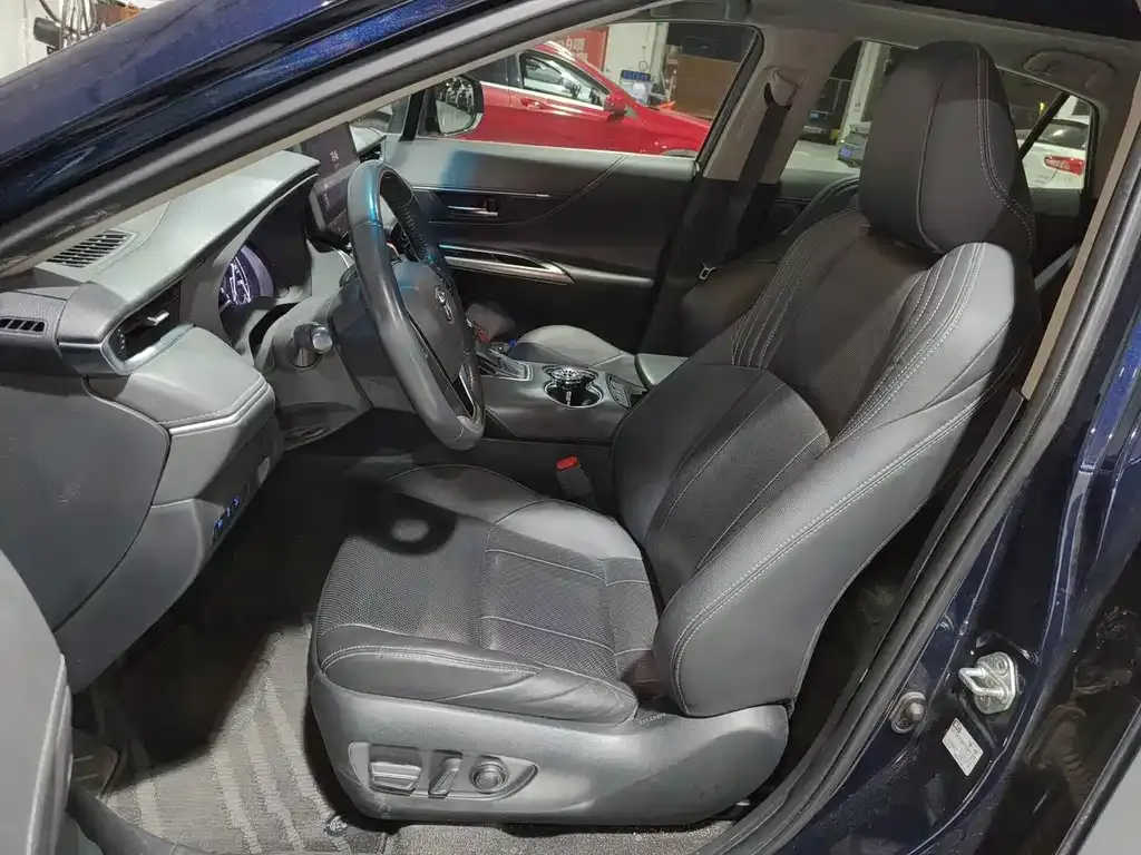 Toyota Harrier — фото 6