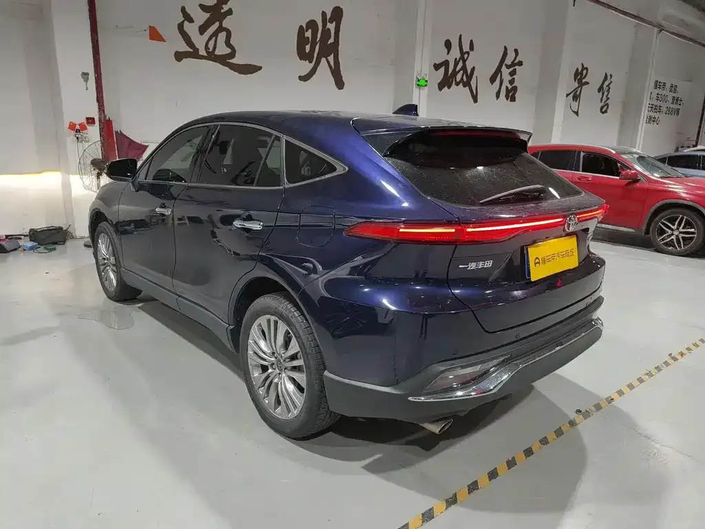 Toyota Harrier — фото 8