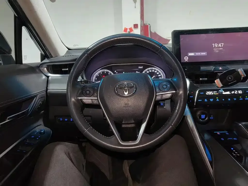 Toyota Harrier — фото 7
