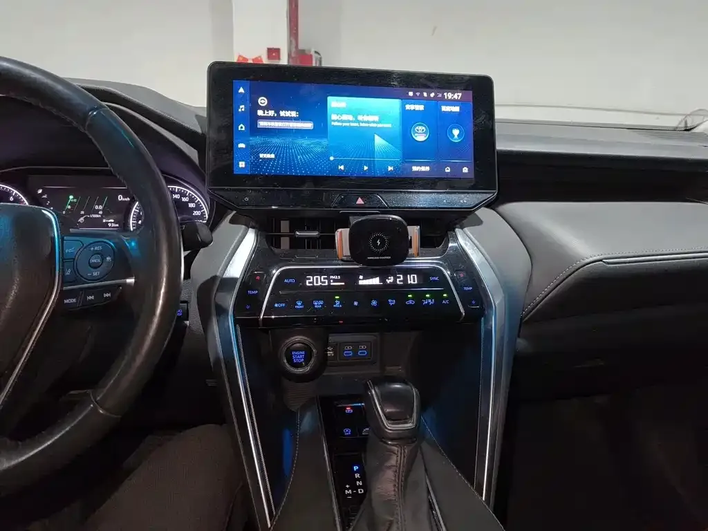 Toyota Harrier — фото 2