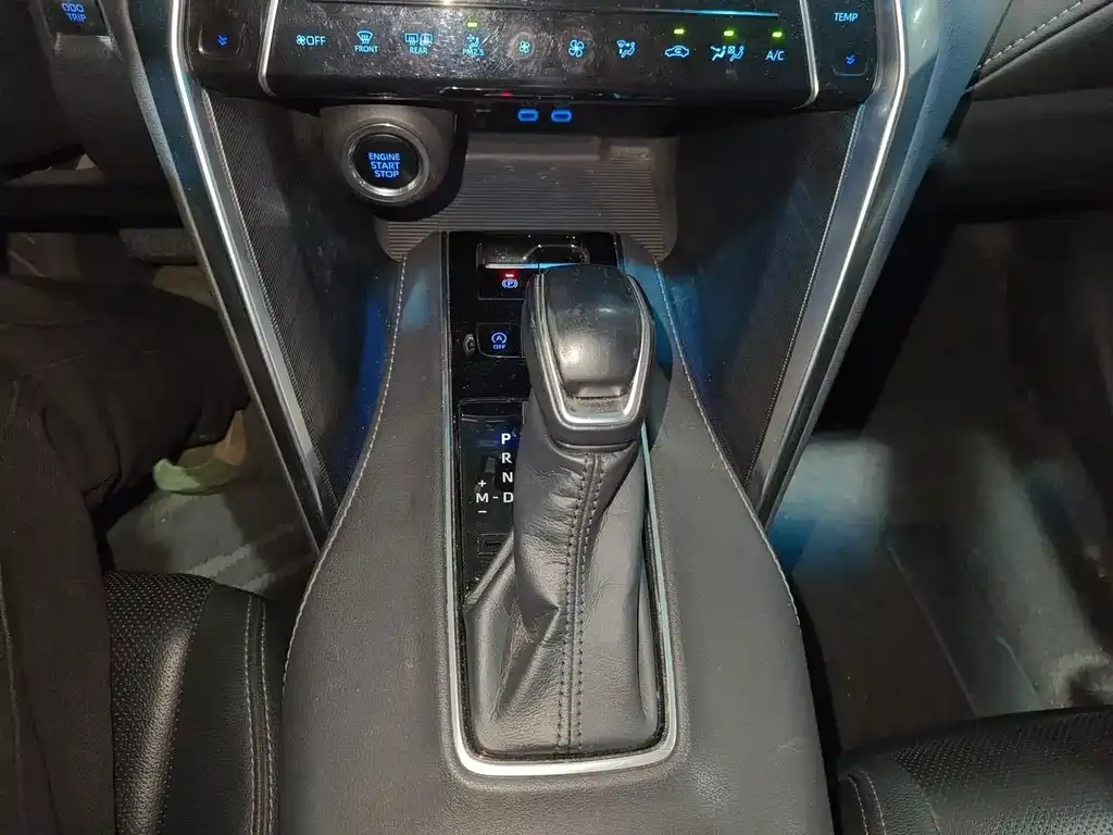 Toyota Harrier — фото 9