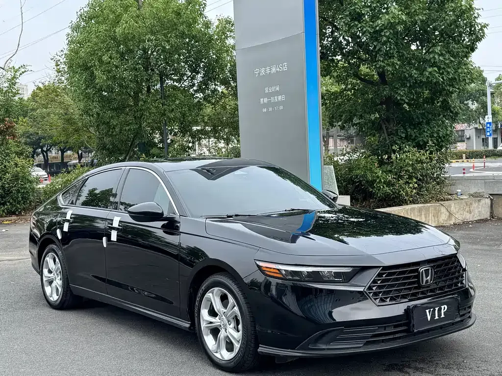 Honda Accord — фото 10