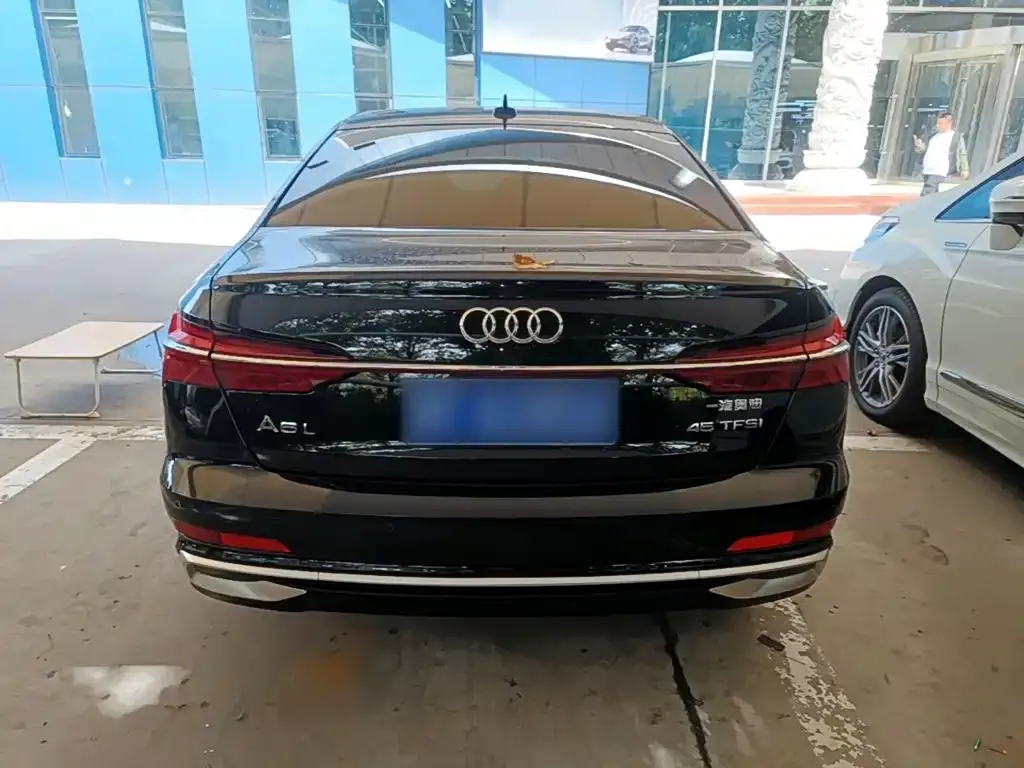 Audi A6L — фото 6