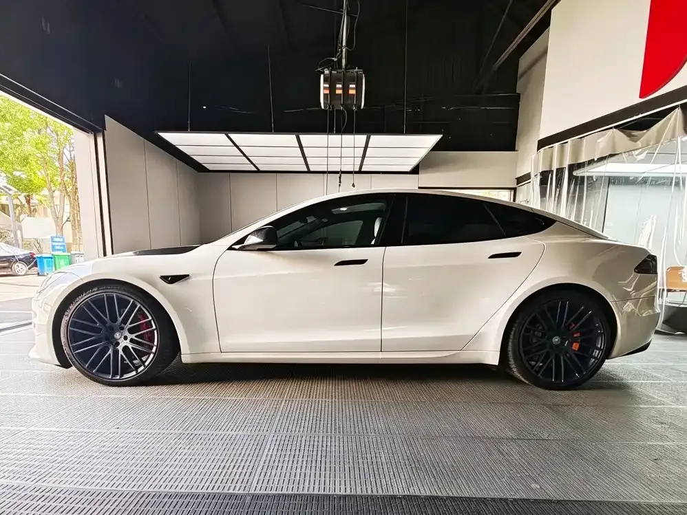 Tesla Model S — фото 7