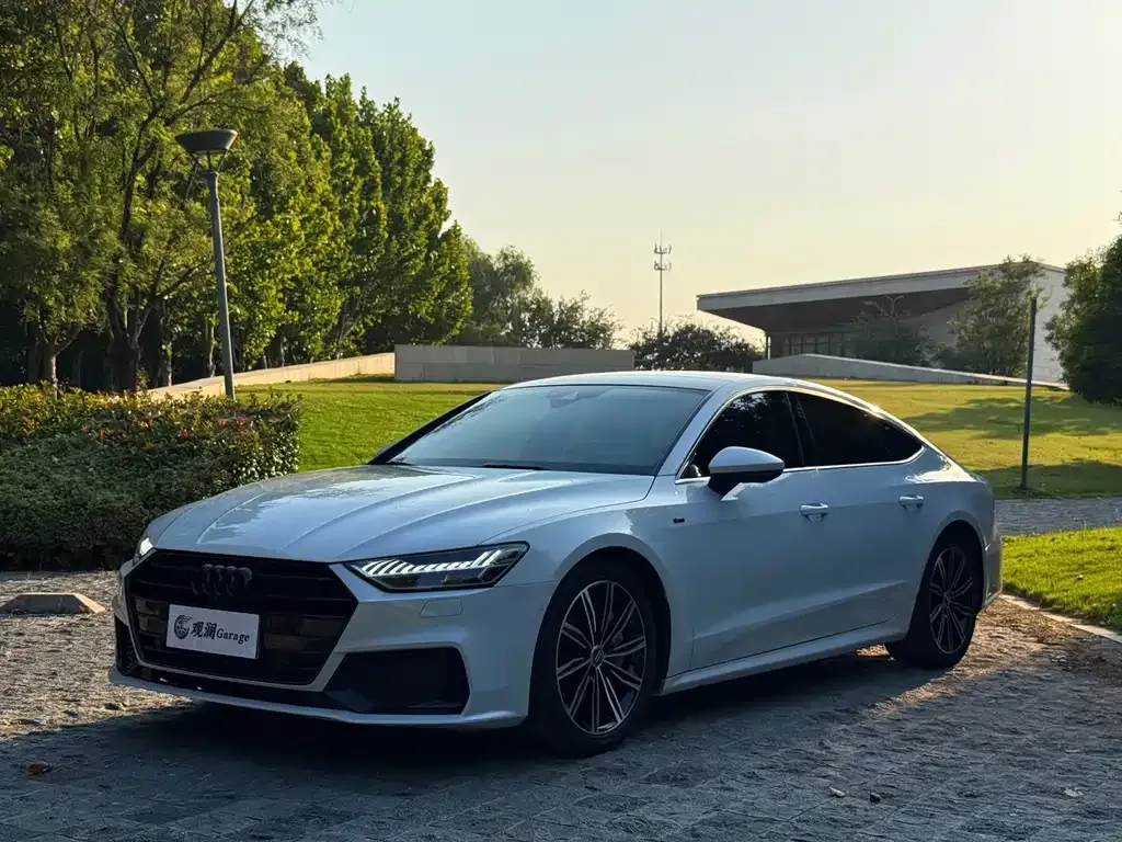 Audi A7 — фото 1