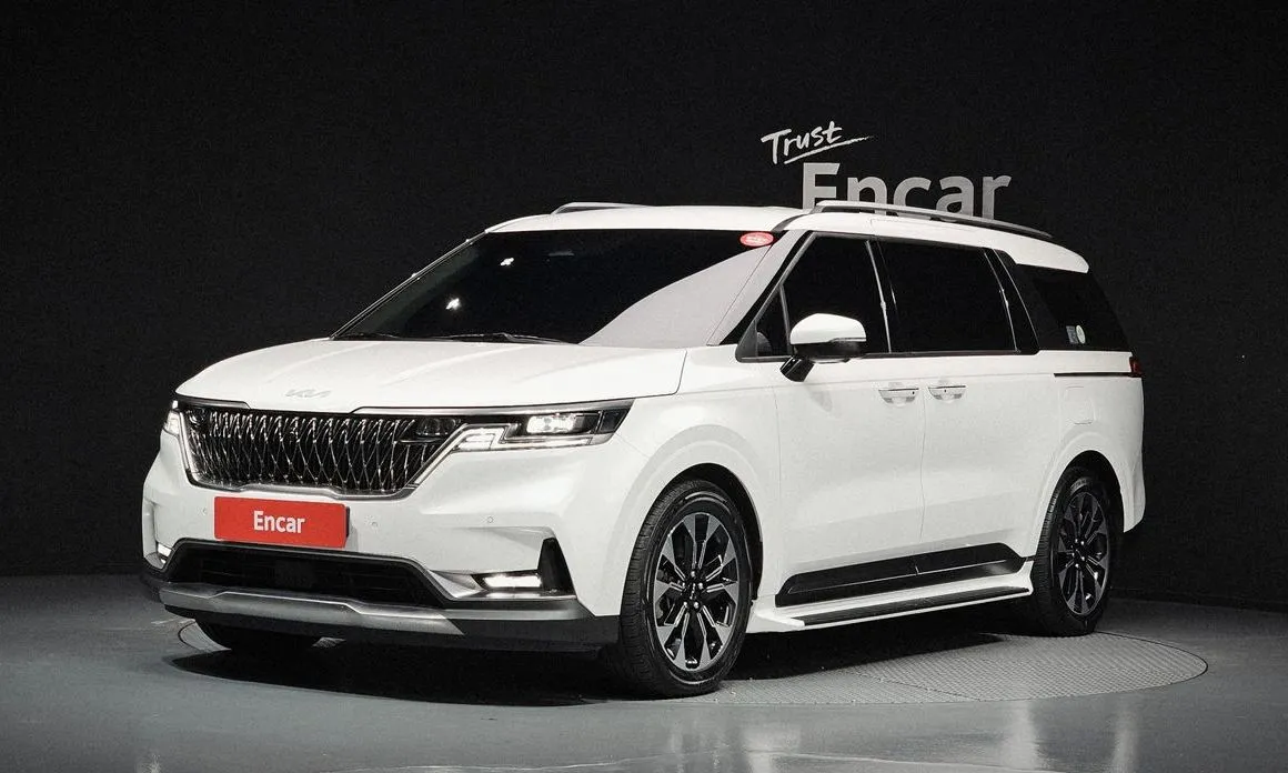 Kia Carnival — фото 1