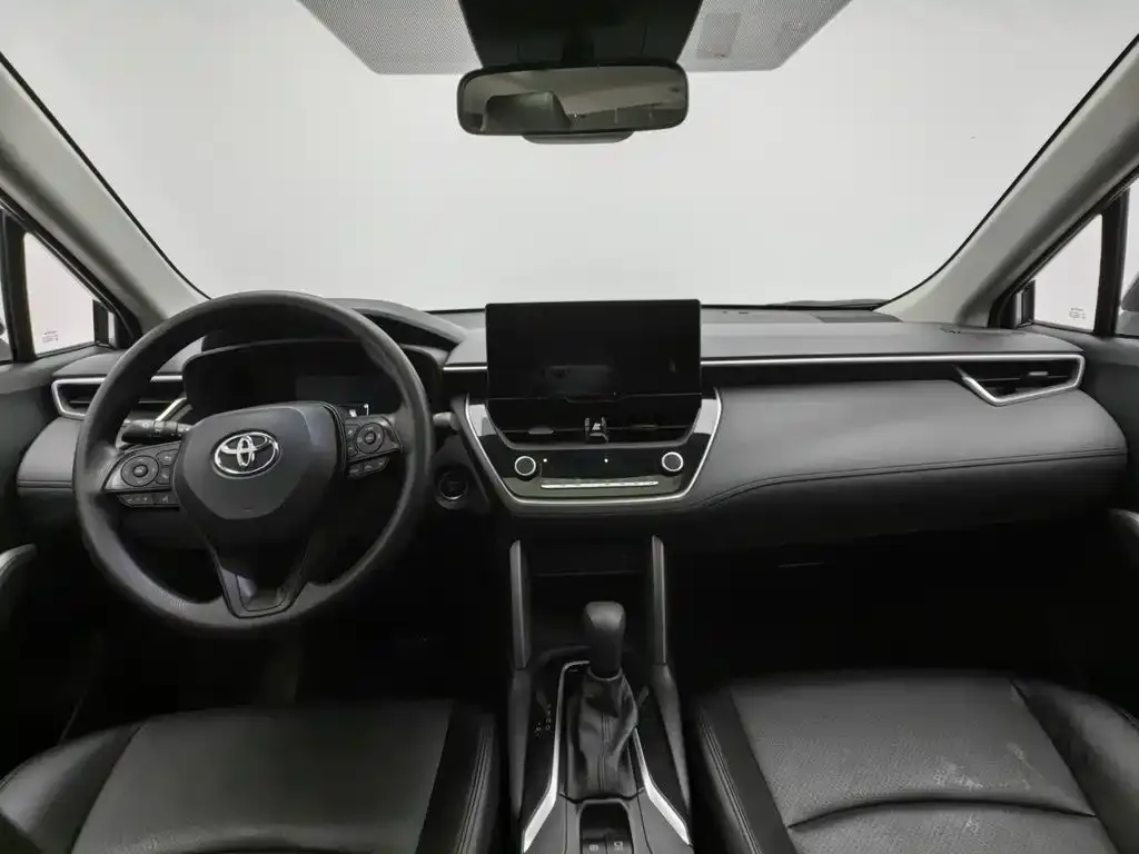 Toyota Corolla Cross — фото 4