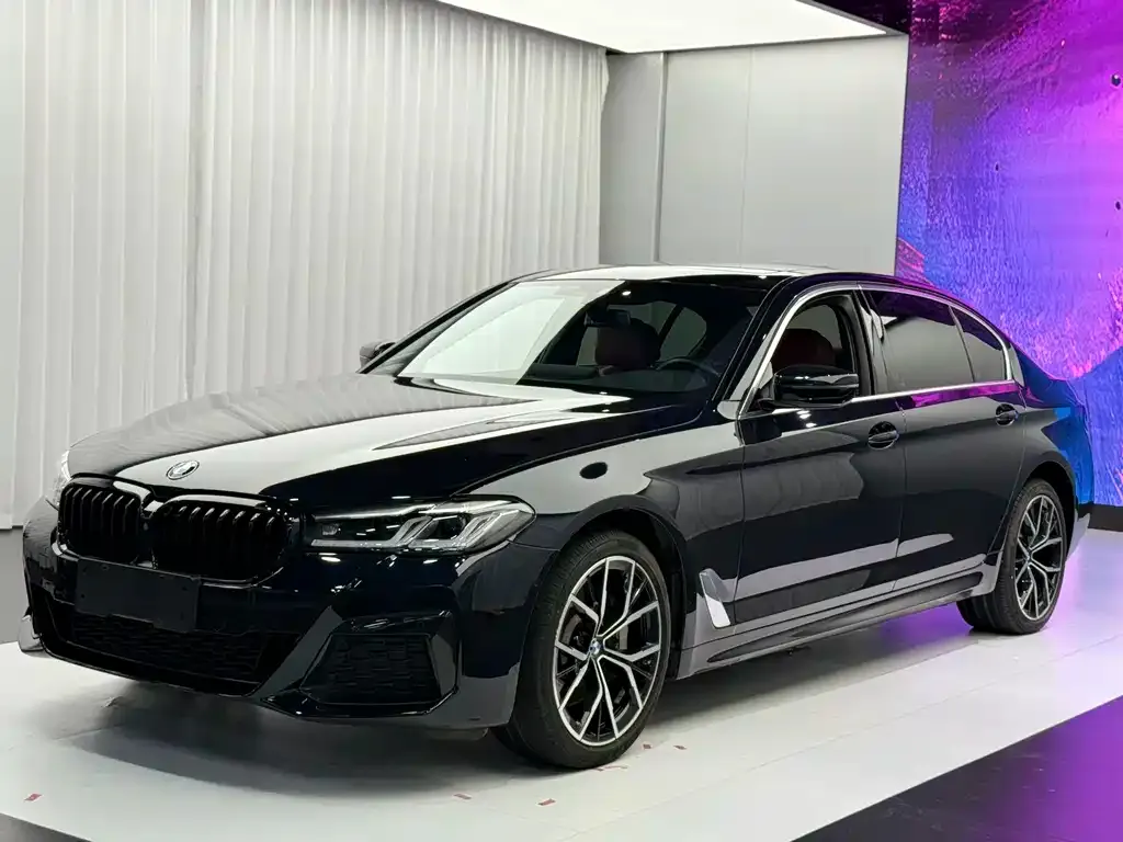 BMW 5 Series — фото 1