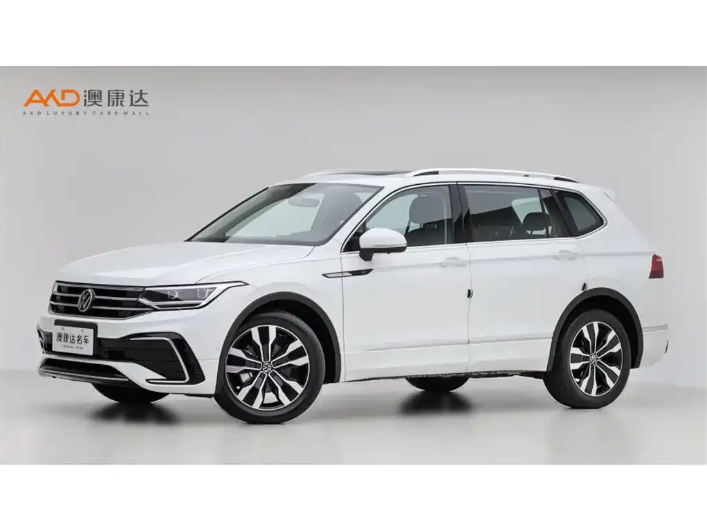 Volkswagen Tiguan L — фото 1