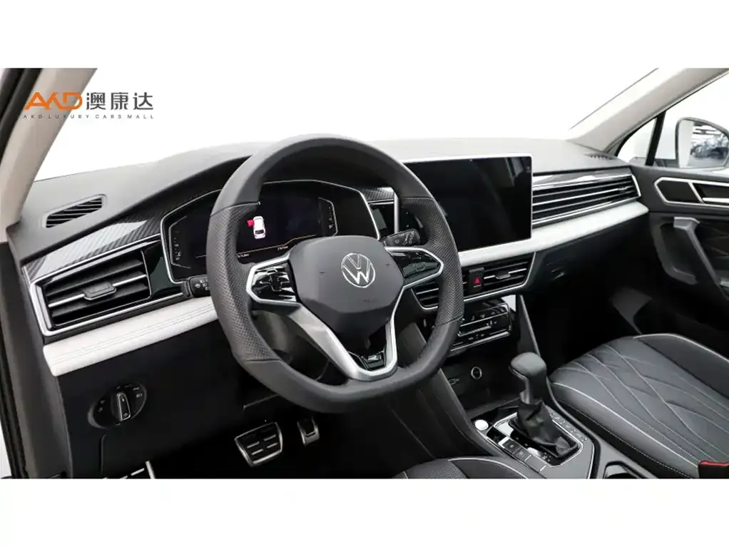 Volkswagen Tiguan L — фото 10