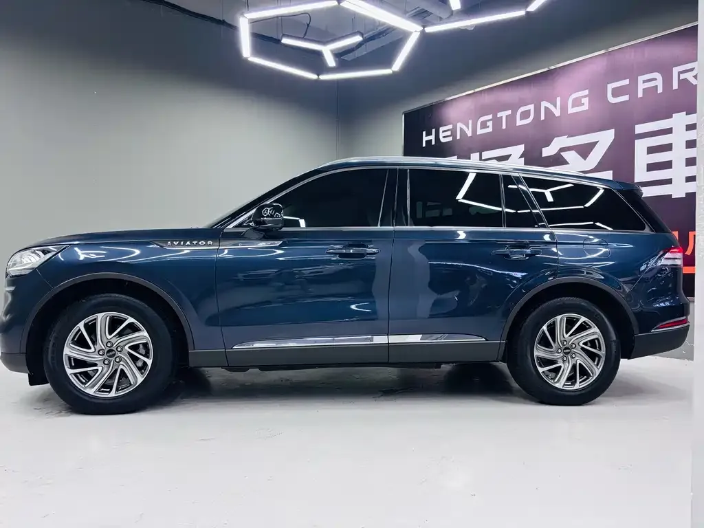 Lincoln Aviator — фото 8