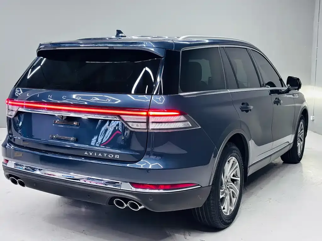 Lincoln Aviator — фото 10