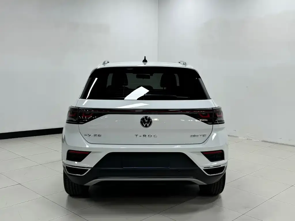 Volkswagen T-Roc — фото 9