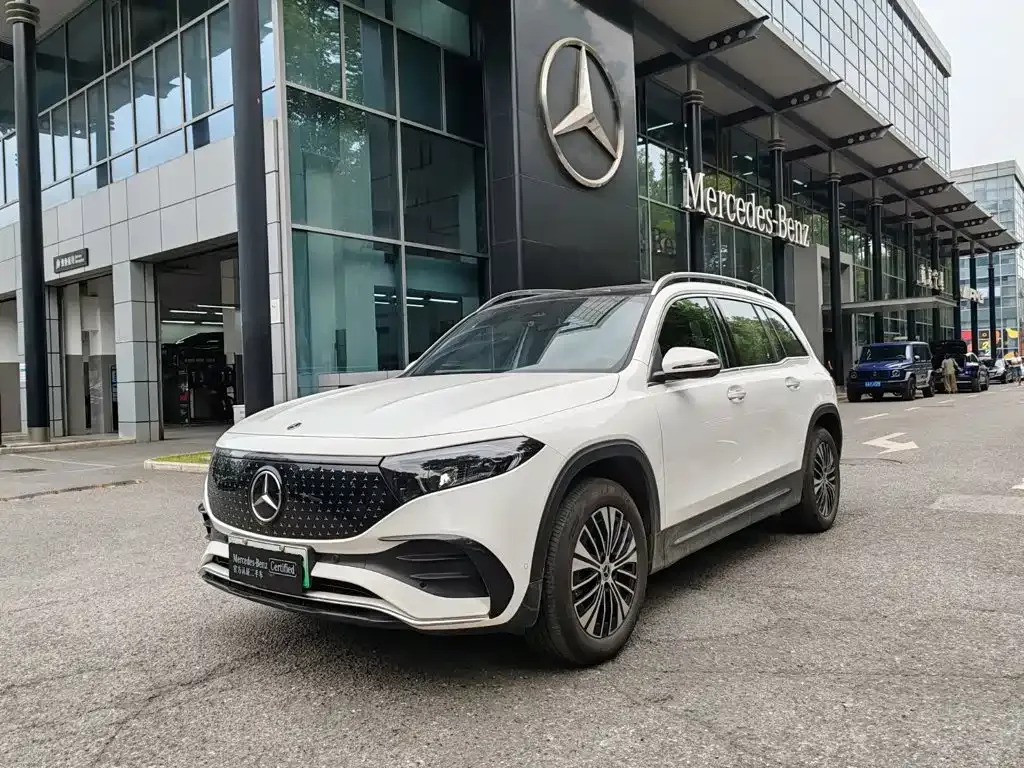 Mercedes-Benz EQB — фото 1