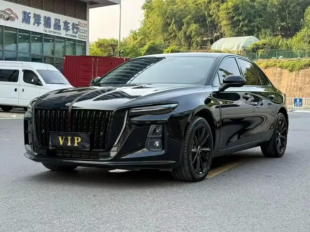 Hongqi H5 — фото 1