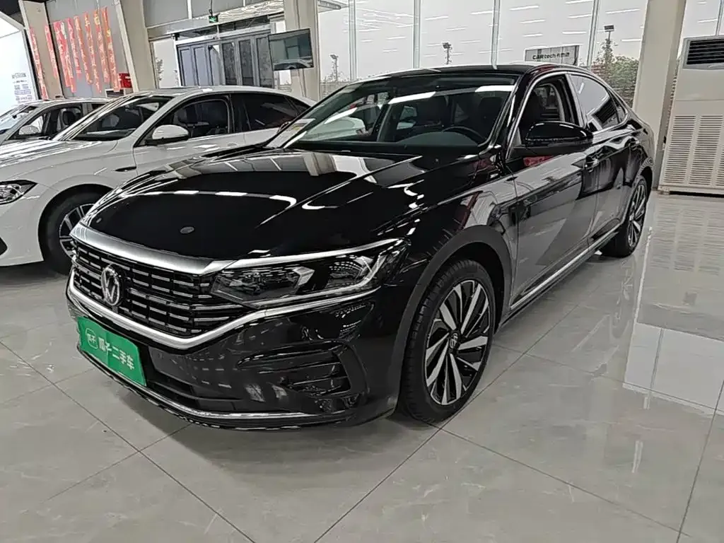 Volkswagen Passat — фото 1